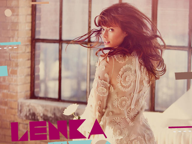 创作型美女歌手Lenka640×480手机壁纸