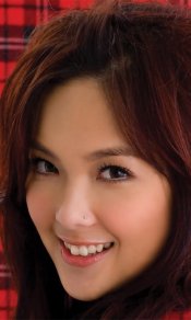 香港女歌星卫兰480×800手机壁纸图片（12）