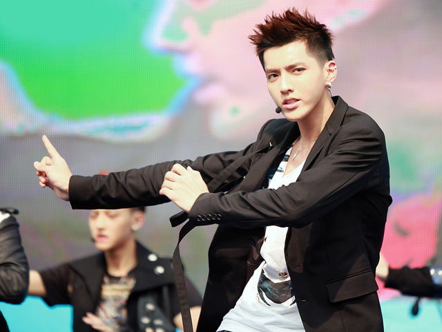 exo乐队m队队长吴亦凡手机壁纸图片大全（14）