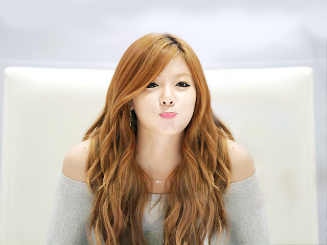 韩国的女歌星金泫雅640×480手机壁纸图片下载