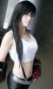 真人美女cos蒂法240×320手机图片