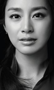 金泰熙480×800手机壁纸图片下载