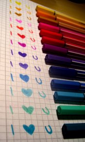 水彩笔画出许多我爱你，多彩浪漫爱情手机壁纸