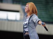 韩国fx乐队女歌手朴善怜640×480手机壁纸图片（4）
