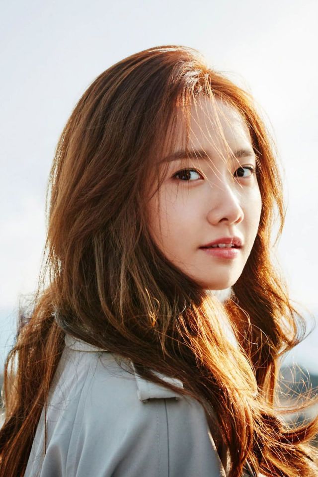 林允儿长发转身微笑1080手机壁纸图片下载