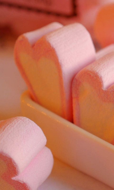 软绵绵真诱人，粉红色的心形棉花糖手机壁纸图片1080