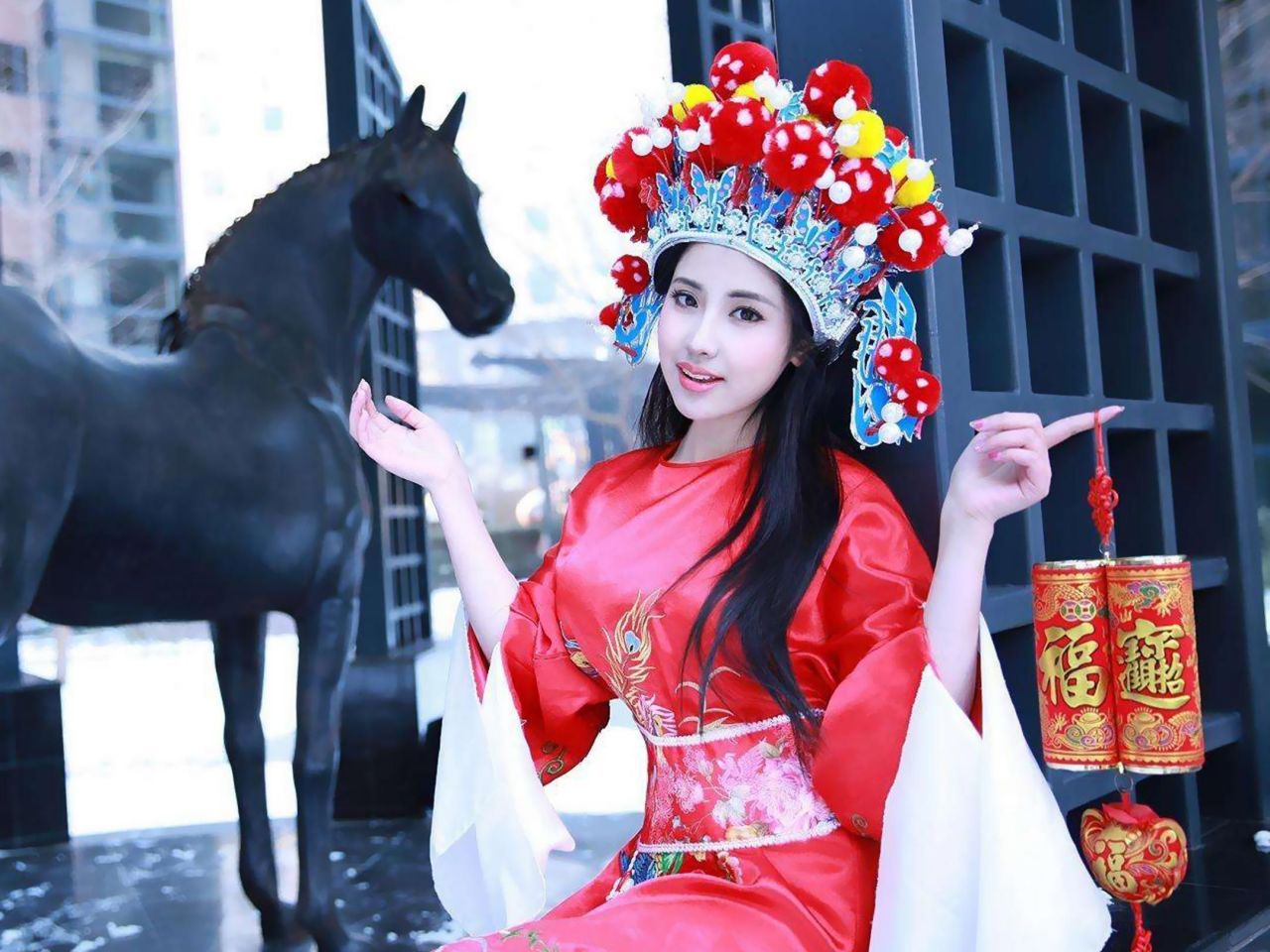 cos女财神，戴予桐女装财神美丽图片手机壁纸