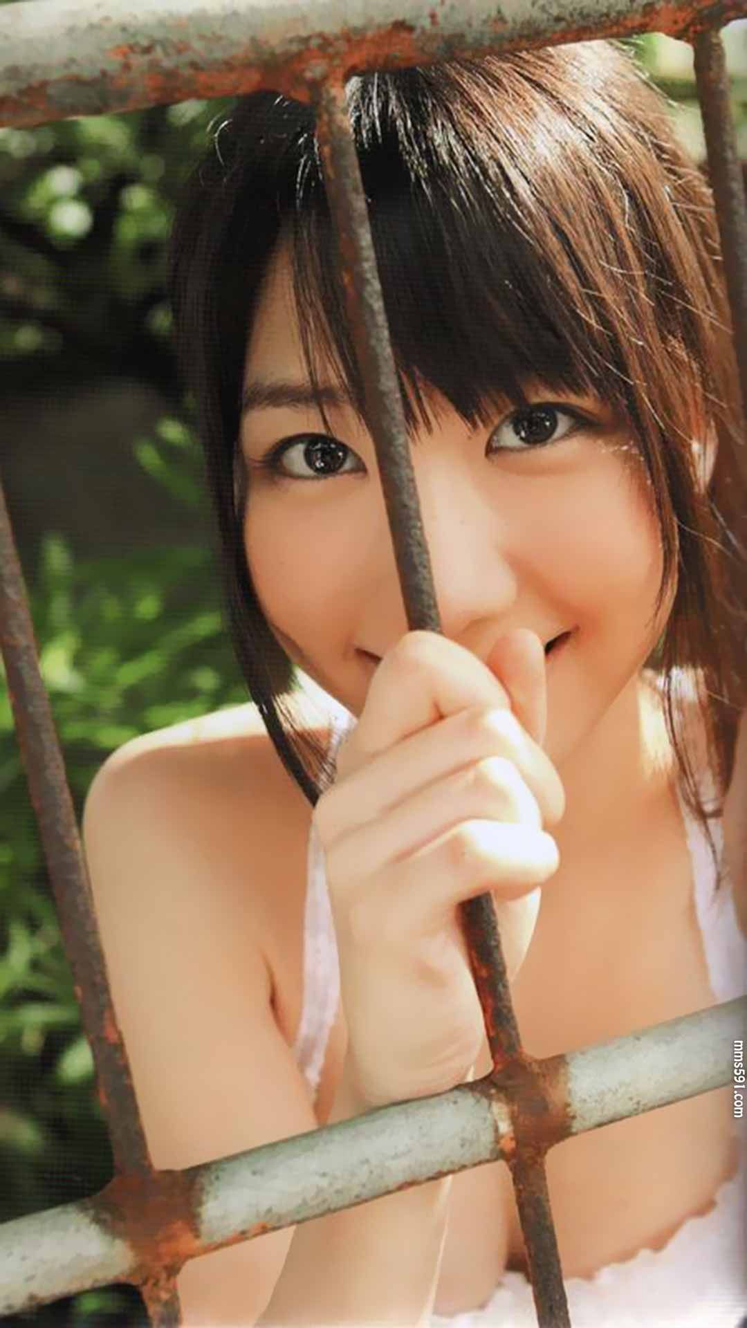 AKB48成员，日本美女演员柏木由纪Kashiwagi Yuki阳光手机壁纸图片集