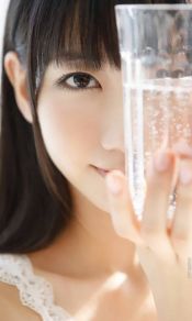 AKB48成员，日本美女演员柏木由纪Kashiwagi Yuki阳光手机壁纸图片集（7）