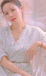 韩国美女演员孙艺珍Son Ye Jin手机壁纸高清图片集