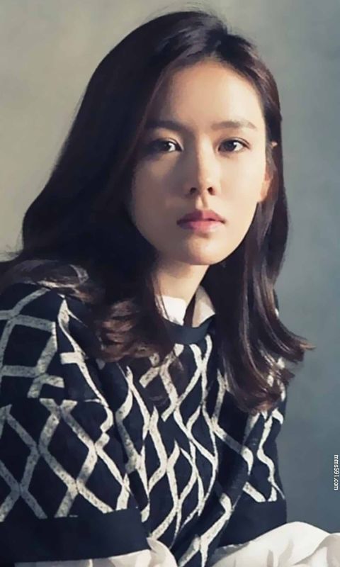 韩国美女演员孙艺珍Son Ye Jin手机壁纸高清图片集（3）
