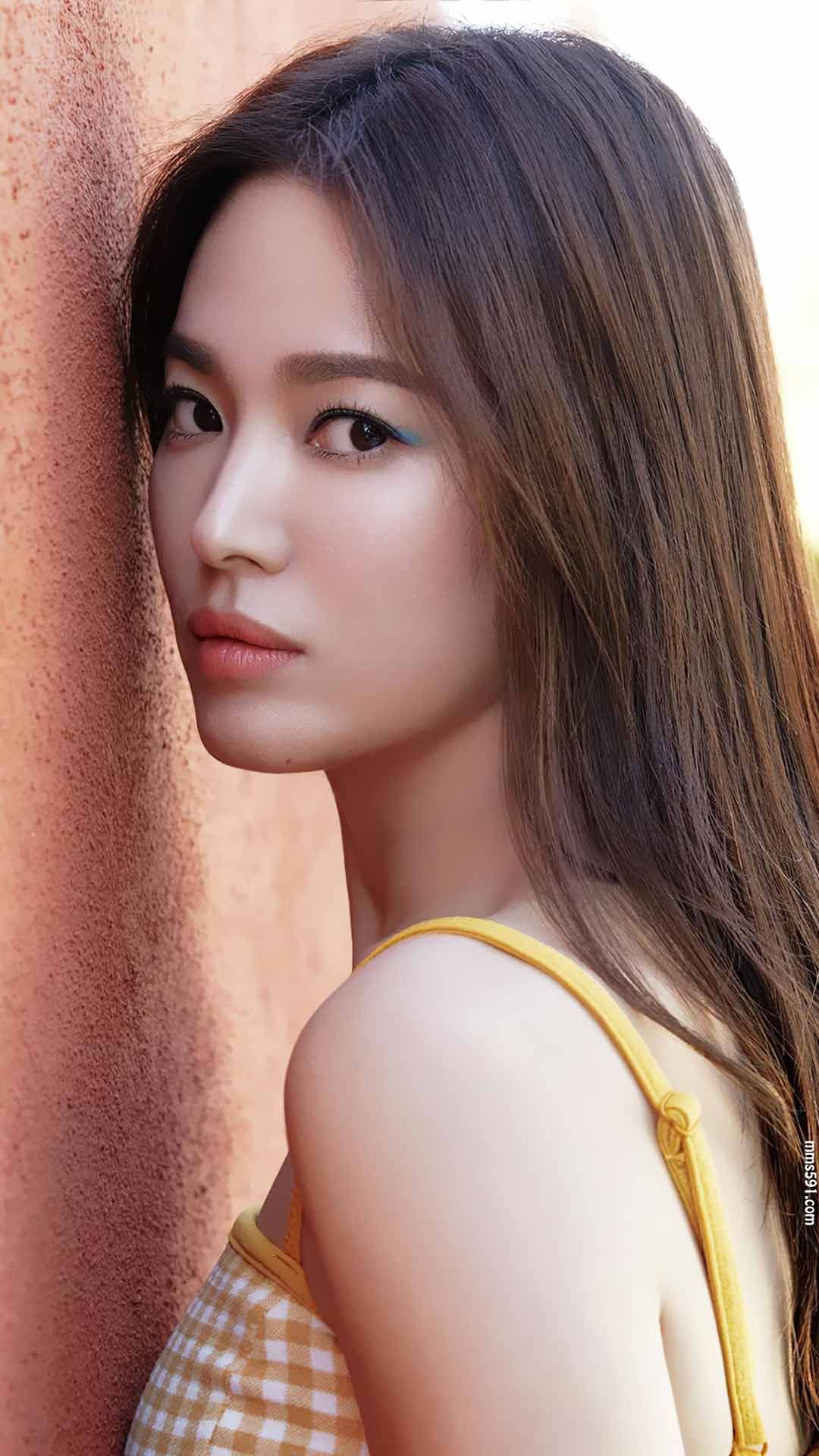 紧身衣显示身材，韩国美女演员宋慧乔手机背景壁纸高清图片集（3）