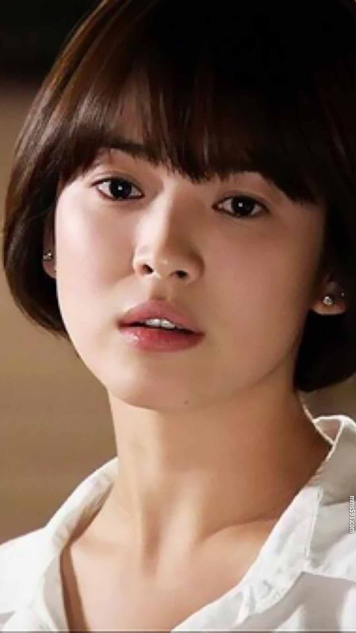 紧身衣显示身材，韩国美女演员宋慧乔手机背景壁纸高清图片集（5）